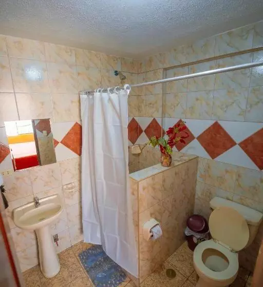 Hotelli Yacumama Santa Teresa