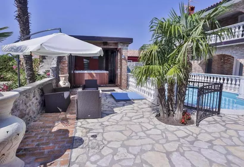 تختخواب و صبحانه Casa Oasa