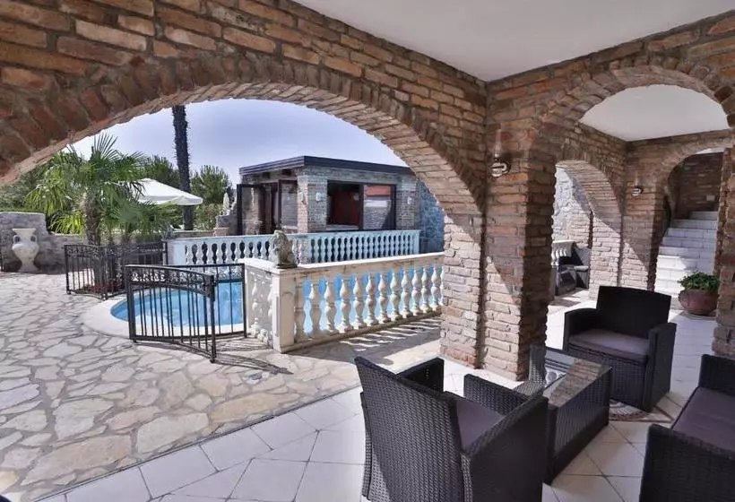 تختخواب و صبحانه Casa Oasa