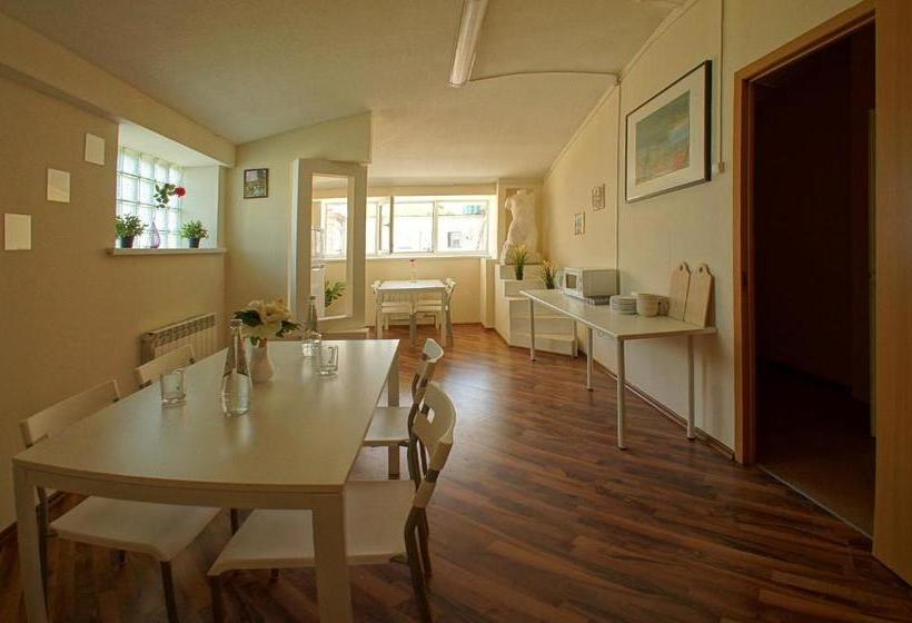 هاستل Guest House Litvich