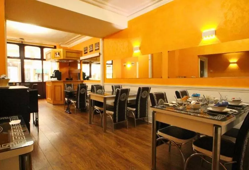 فندق Abbey Lodge