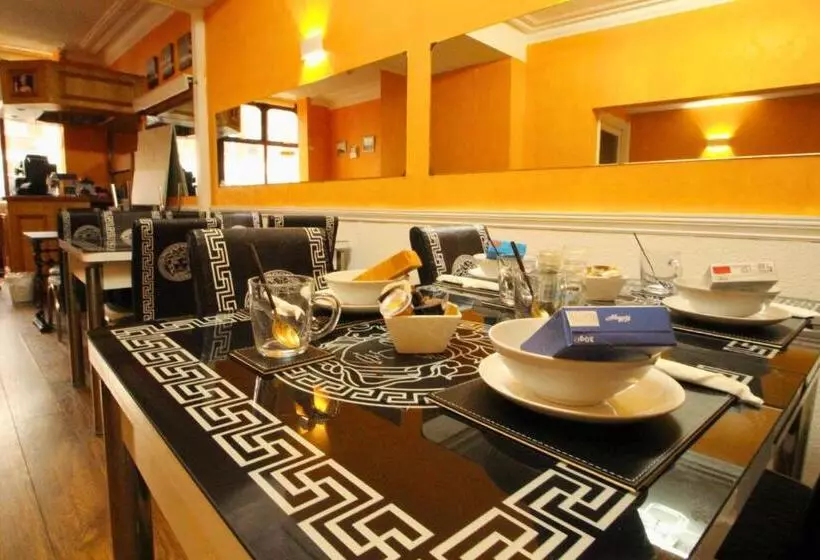 فندق Abbey Lodge