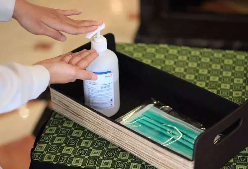 Hotel Best Western Plus Makassar Beach