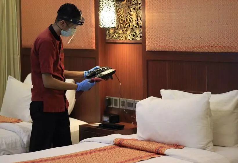 Hotel Best Western Plus Makassar Beach