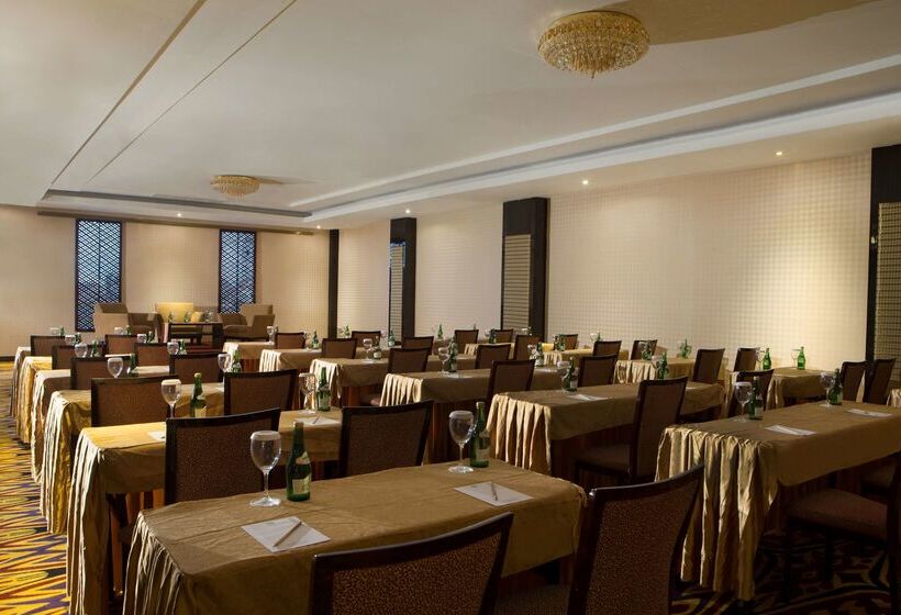 Отель Best Western Plus Makassar Beach