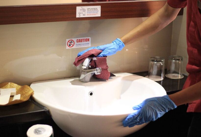 Отель Best Western Plus Makassar Beach