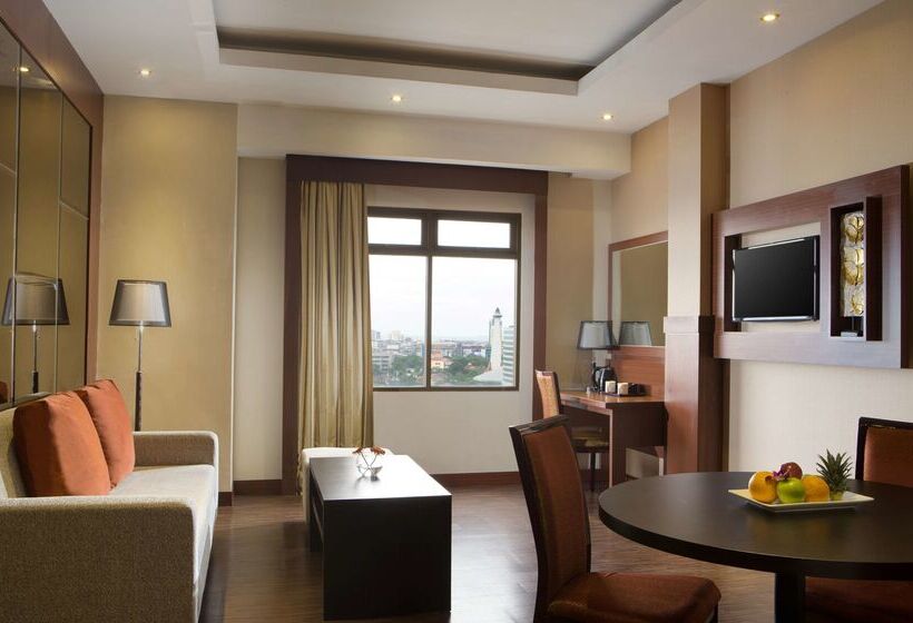 Отель Best Western Plus Makassar Beach