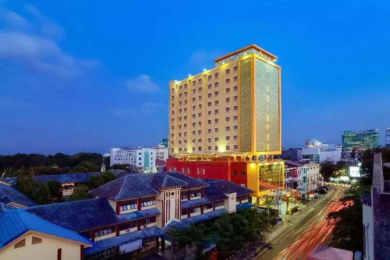 Hotel Best Western Plus Makassar Beach