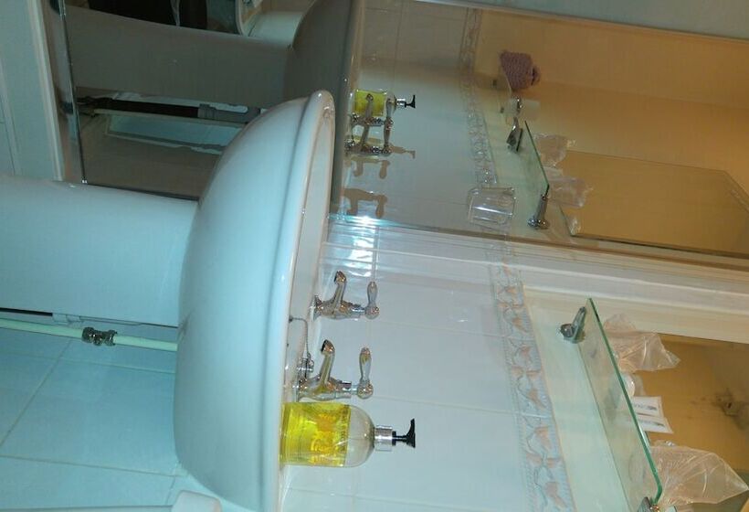 בית מלון כפרי Chester Brooklands B&b