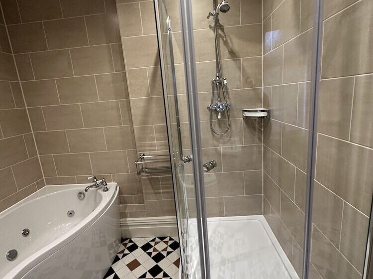 בית מלון כפרי Chester House Guest House