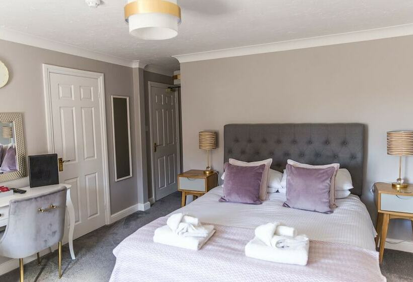 فندق Cricket Field House