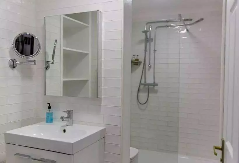 酒店 Cricket Field House