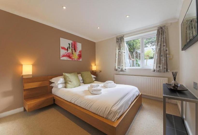 Отель Deep Green Lodge