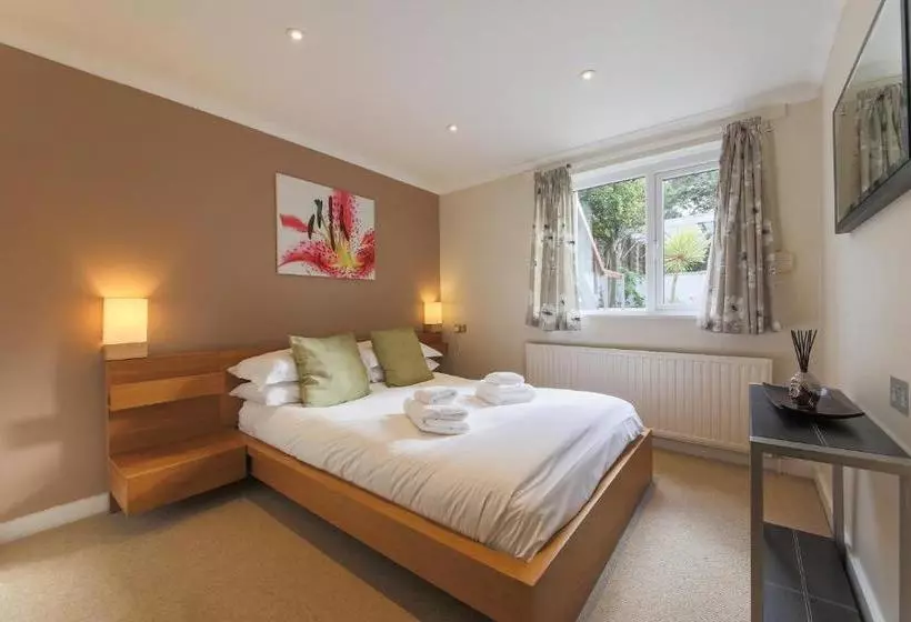 Hotel Deep Green Lodge