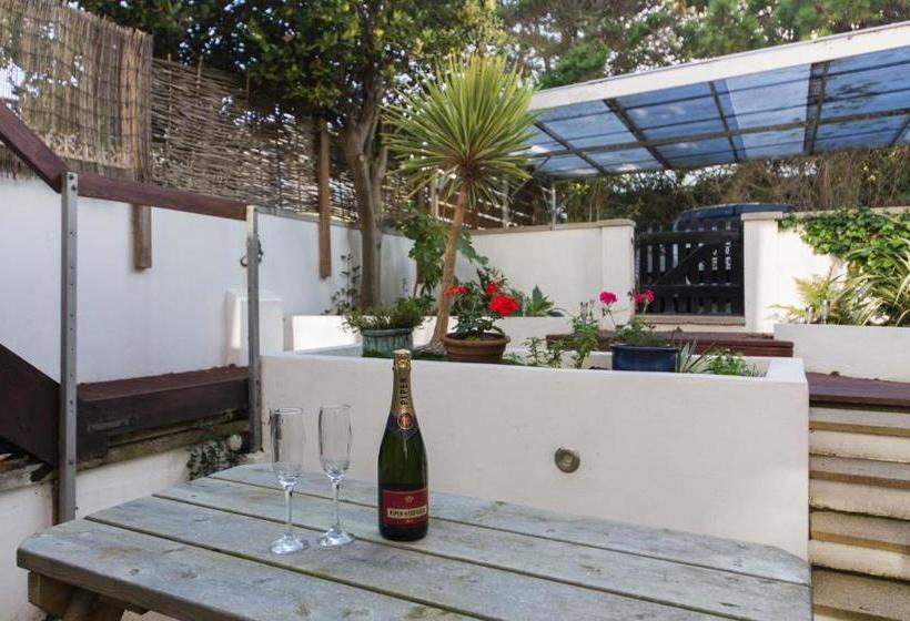 Отель Deep Green Lodge