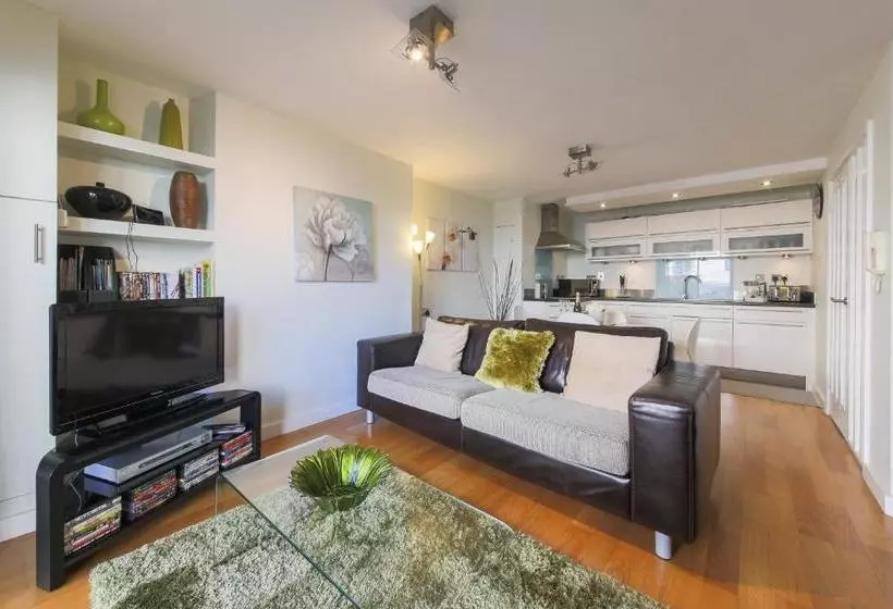 Hotel Deep Green Lodge