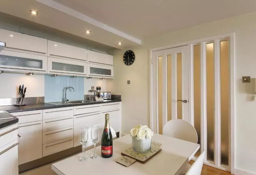 Hotel Deep Green Lodge