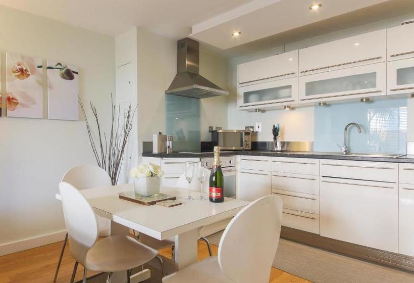 Отель Deep Green Lodge