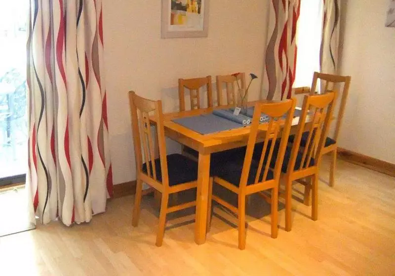 Отель Dolphin Bay Suites