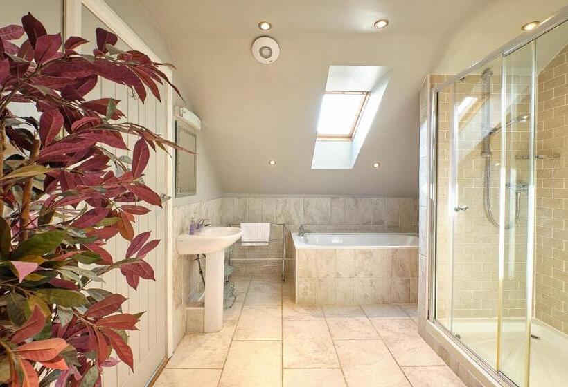 فندق Grassington Lodge