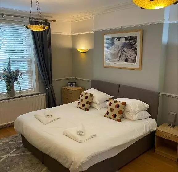 בית מלון כפרי Grassington Lodge