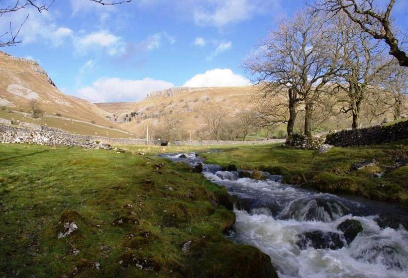 فندق Grassington Lodge