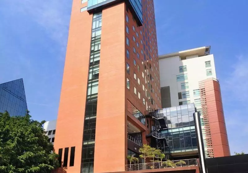 בית מלון כפרי Guadalajara Country Club By Hnf