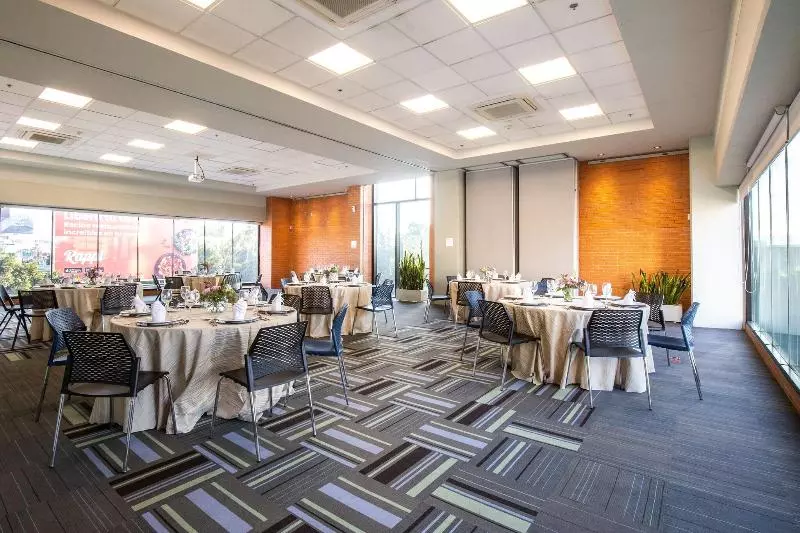 בית מלון כפרי Guadalajara Country Club By Hnf