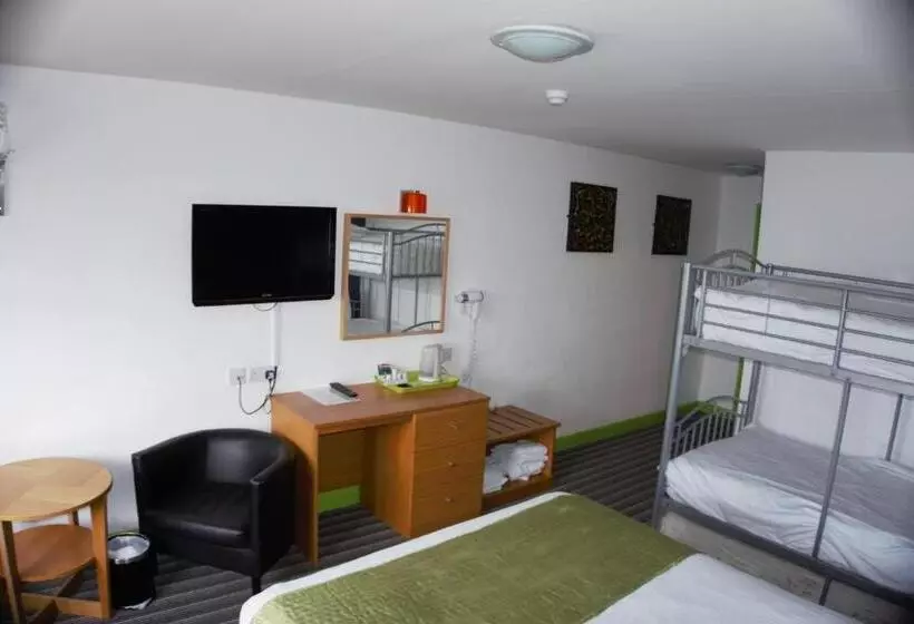 Отель Happy Guests Lodge