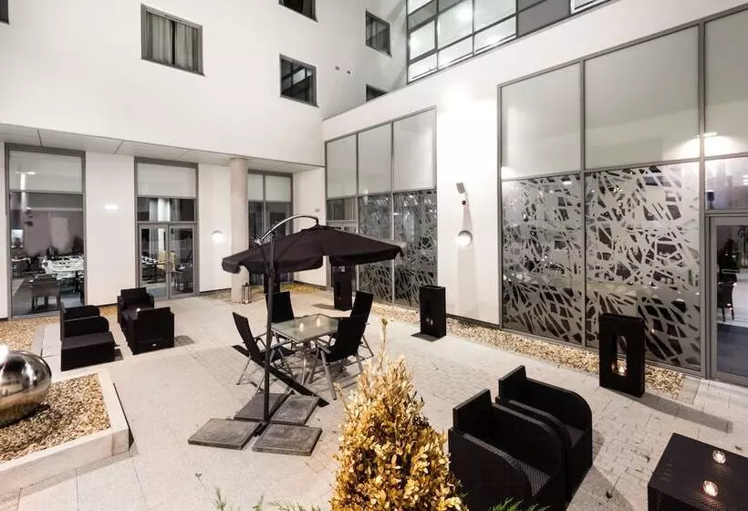 Szálloda Heston Hyde