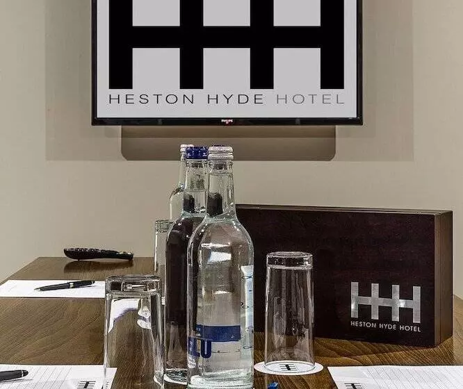 Szálloda Heston Hyde