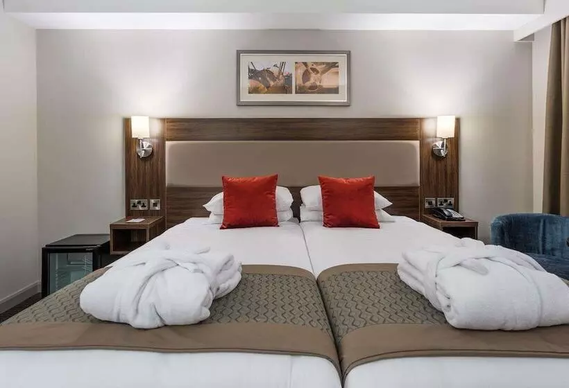 Szálloda Heston Hyde