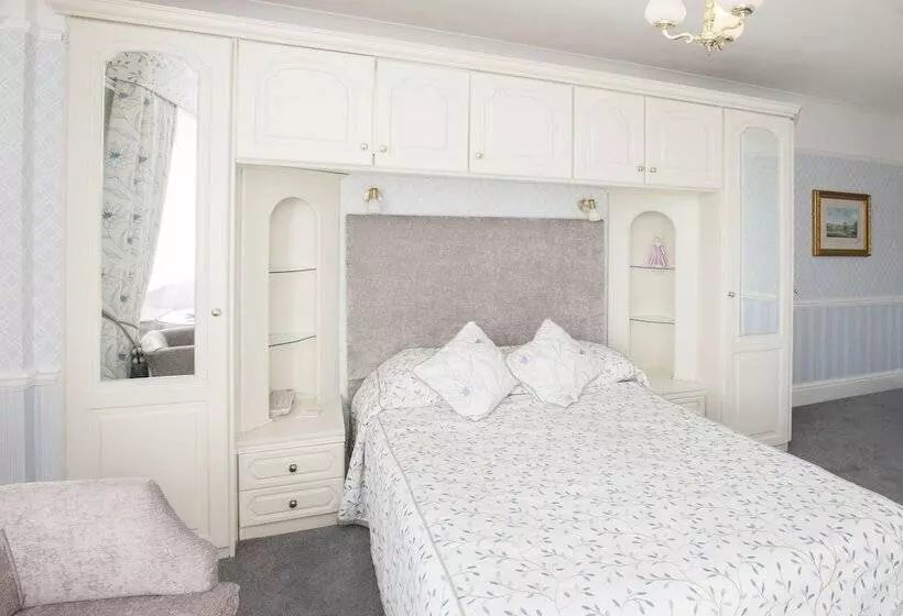 Hotel Livermead House