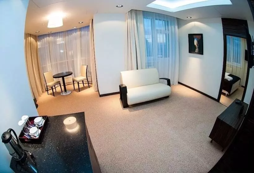 Отель Mergen Bator