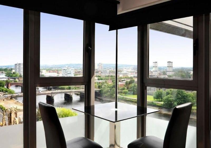 ホテル Riverview Apartments