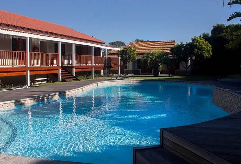 בית מלון כפרי The Dunes Resort &