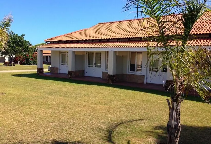 בית מלון כפרי The Dunes Resort &