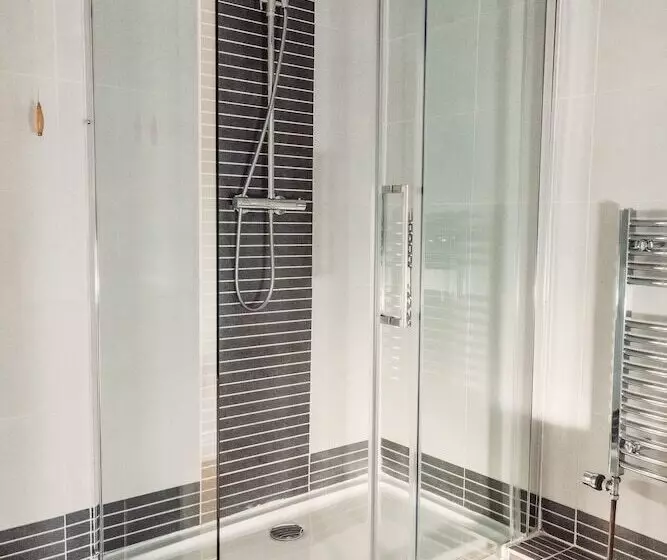 هتل Three Wells B&b