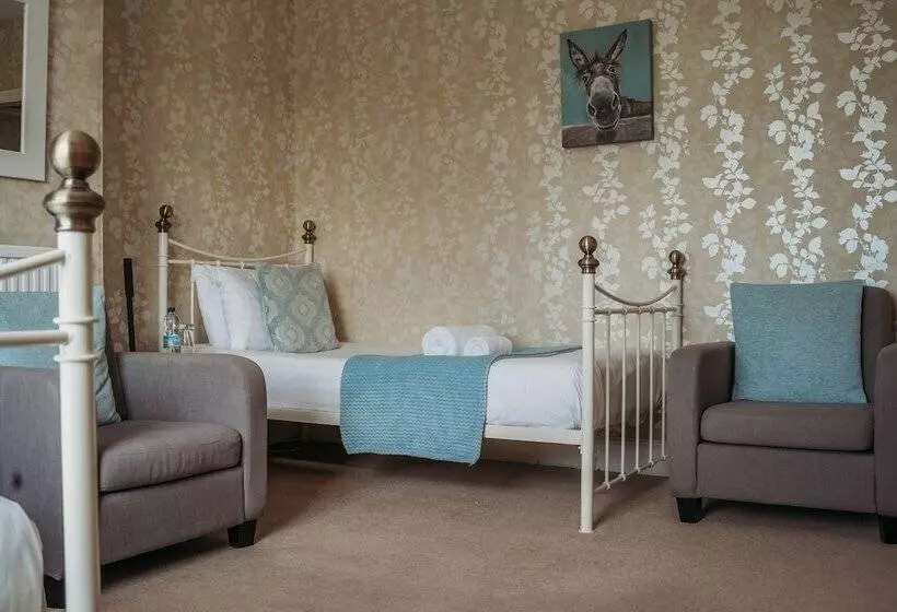 هتل Three Wells B&b