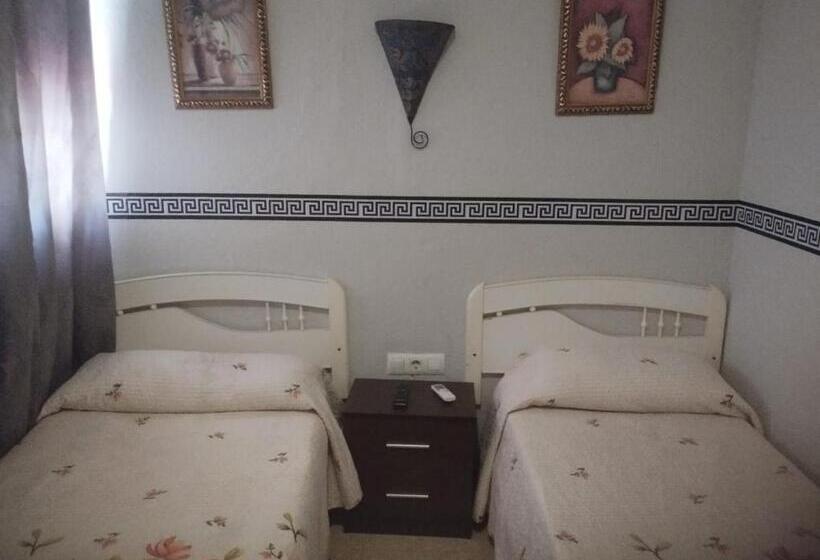 پانسیون Hospedería Lucano