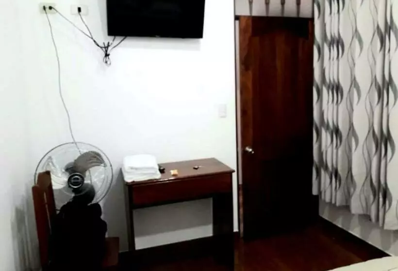 ホテル Hospedaje El Sol   Huancayo