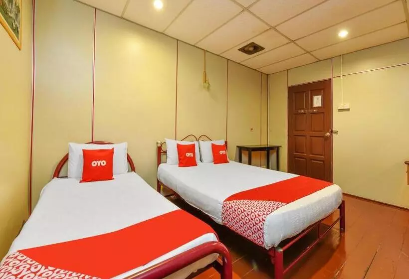 Hotelli Oyo 90627 Pulau Ketam Inn