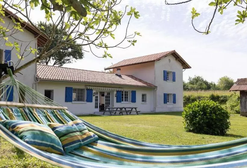 ペンション La Métairie   Guesthouse