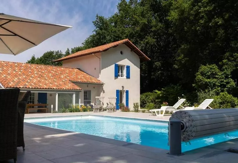 ペンション La Métairie   Guesthouse