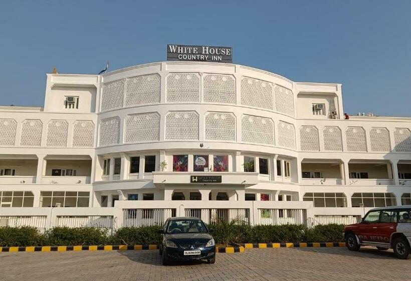 Пансион White House Country Inn