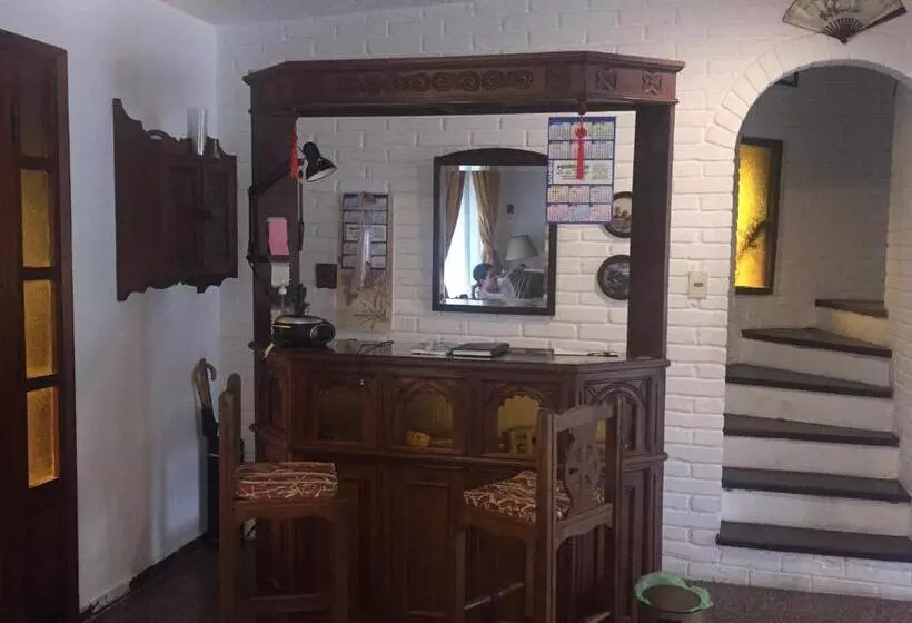 ユースホステル Palmeras Del Verdun