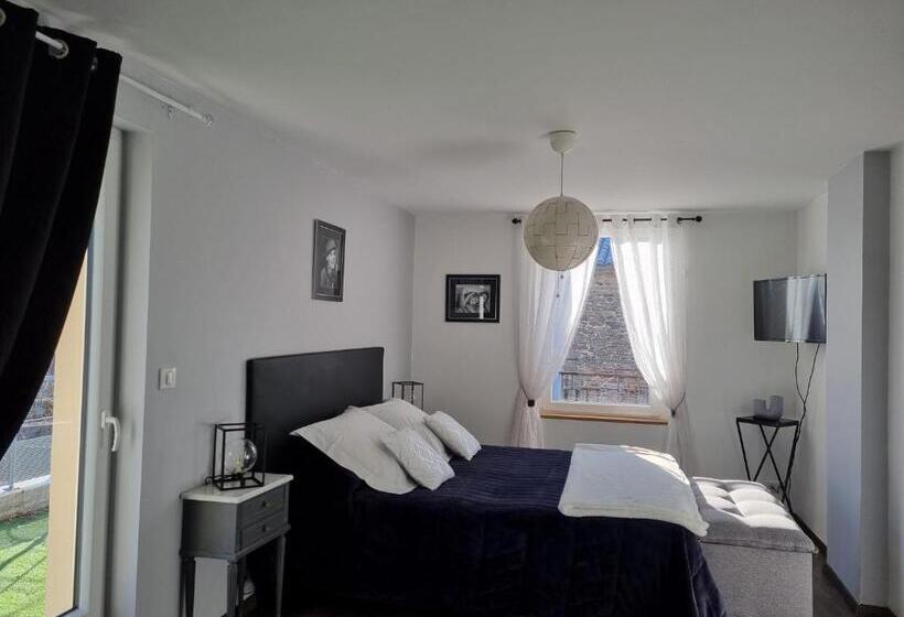 펜션 Au Clos Du Célé