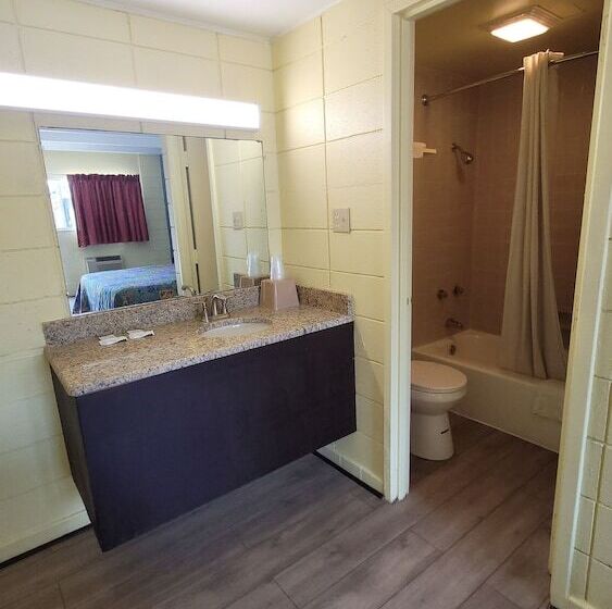 Отель Relax Inn