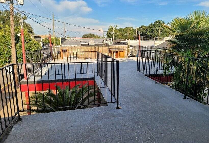 Отель Relax Inn