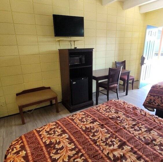 Отель Relax Inn